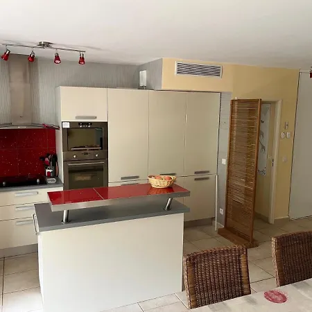 Apartment Saint-raphael, Boulouris, F2 Dans Belle 3 Piscines, Proche Bord De